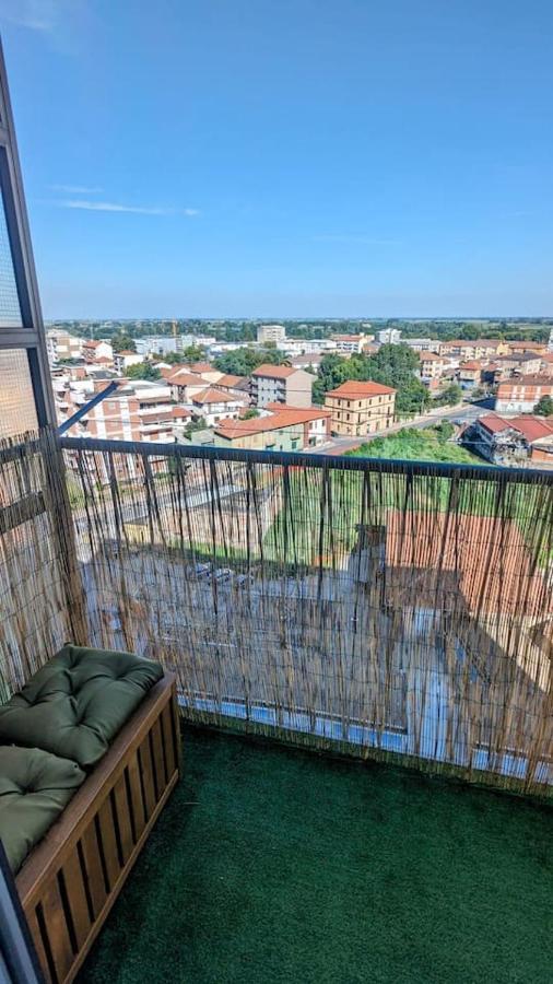 Apartament La Terrazza Del Re Vercelli Zewnętrze zdjęcie
