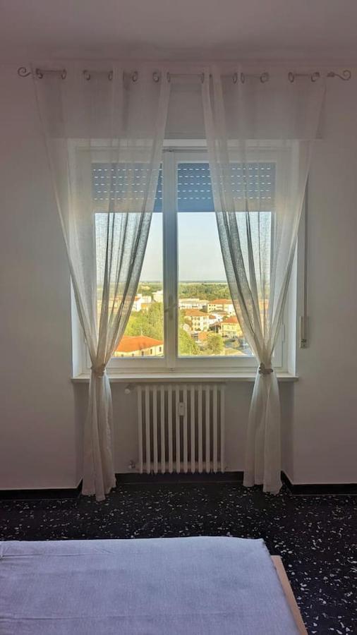 Apartament La Terrazza Del Re Vercelli Zewnętrze zdjęcie